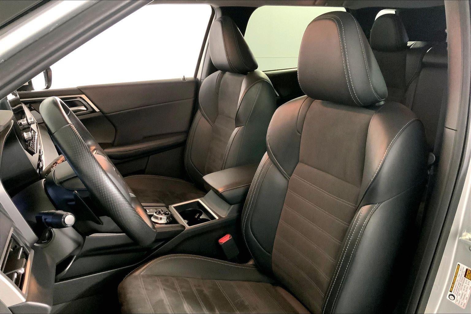 2024 Mitsubishi Outlander Plug-In Hybrid SE