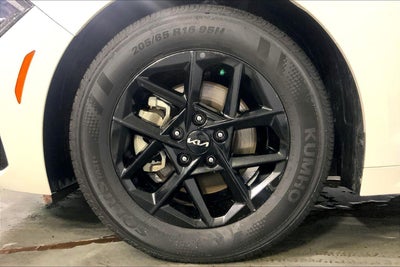 2025 Kia K5 LXS