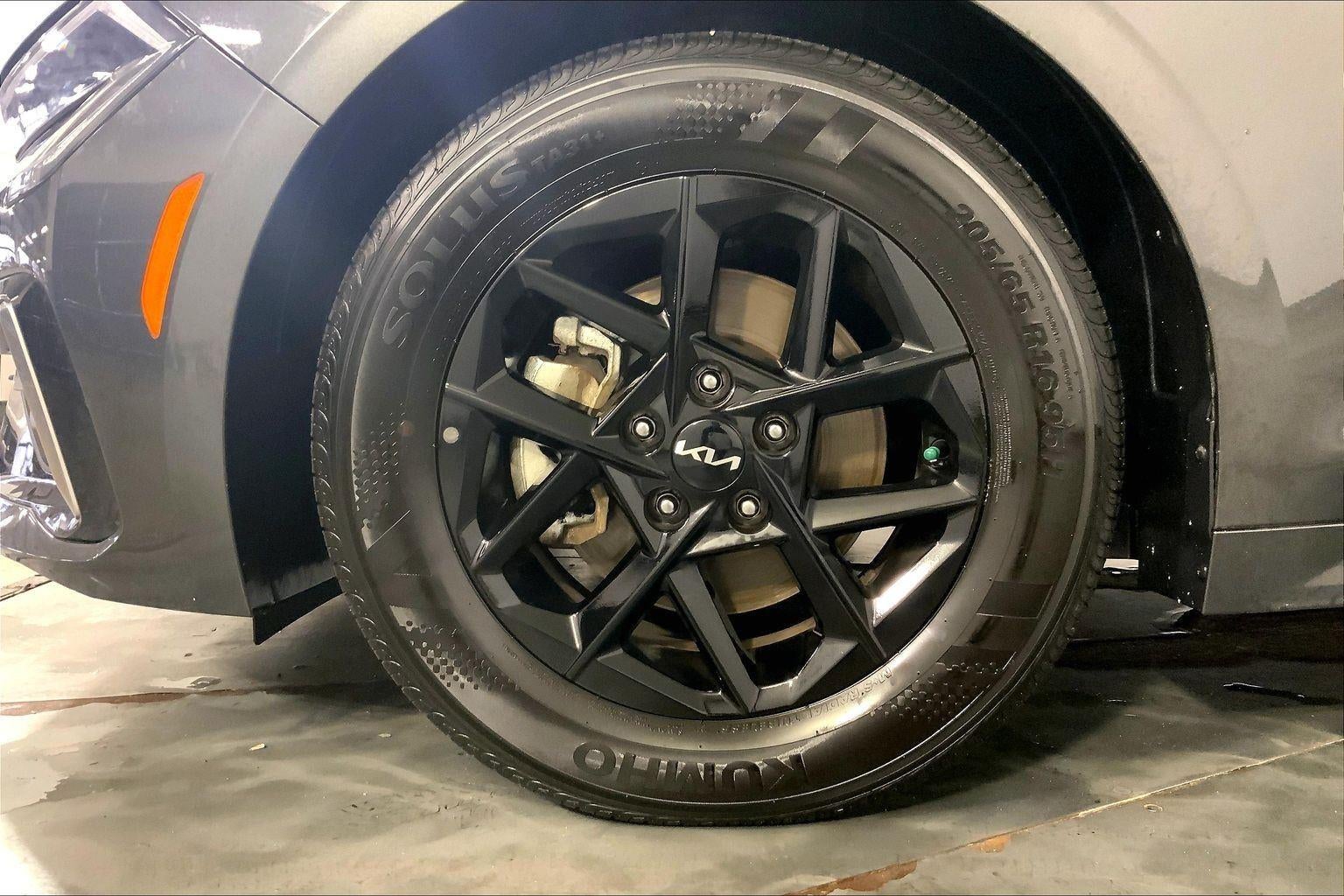 2025 Kia K5 LXS