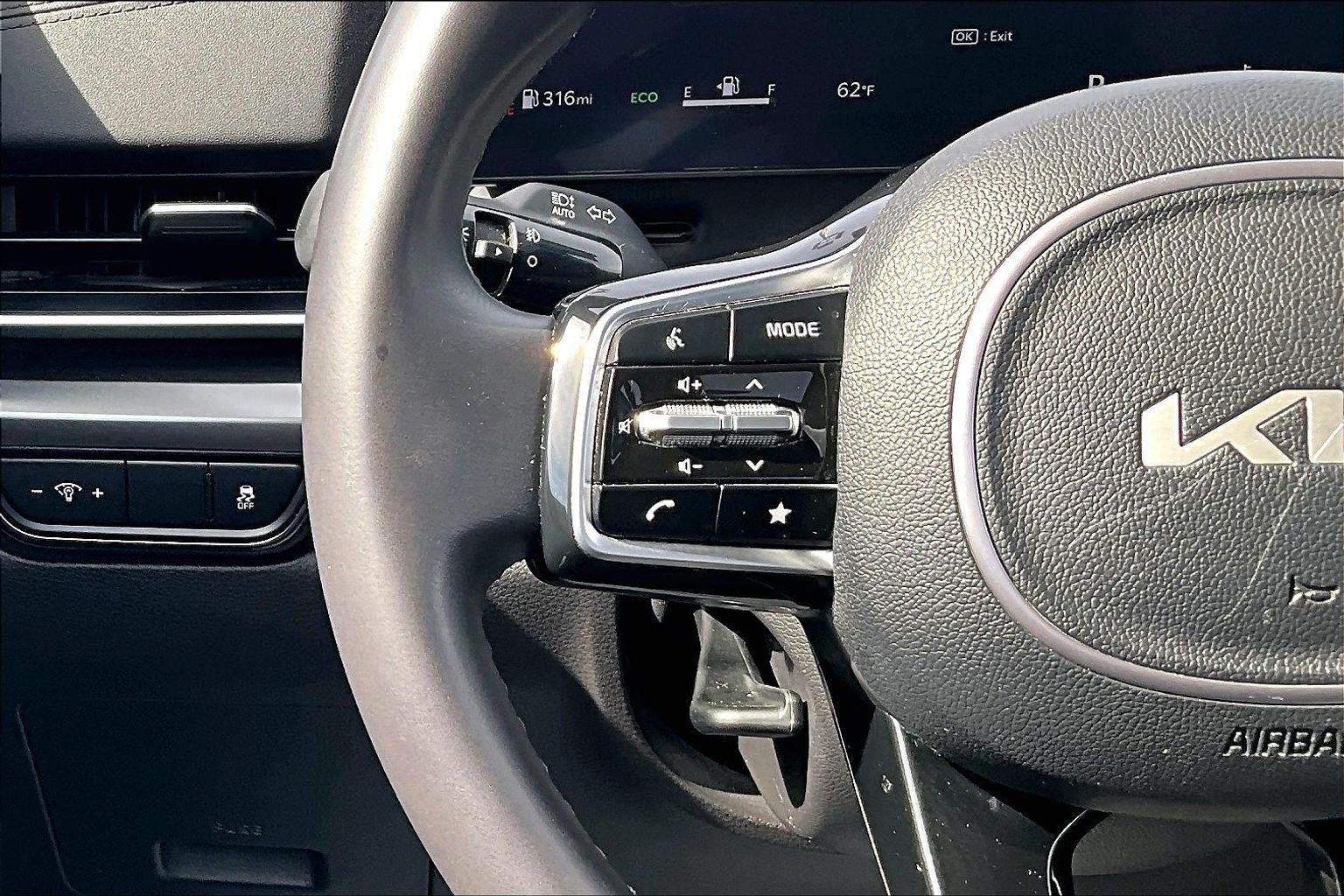 2025 Kia Carnival SX