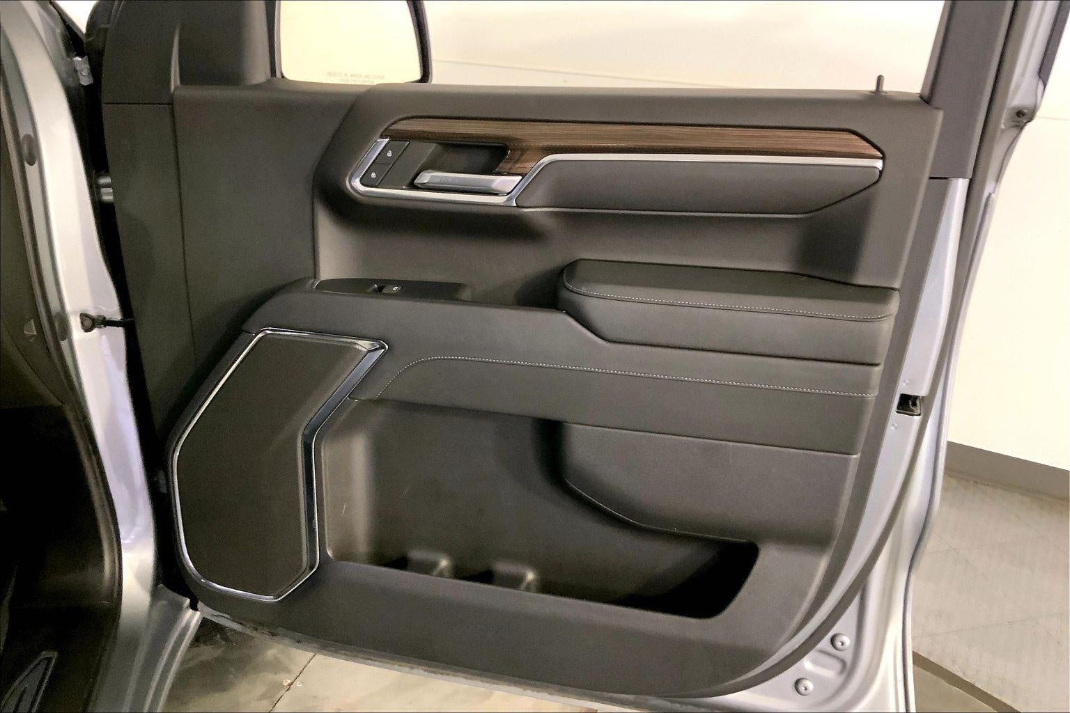 2023 Chevrolet Silverado 1500 4WD Crew Cab Short Bed LT with 2FL