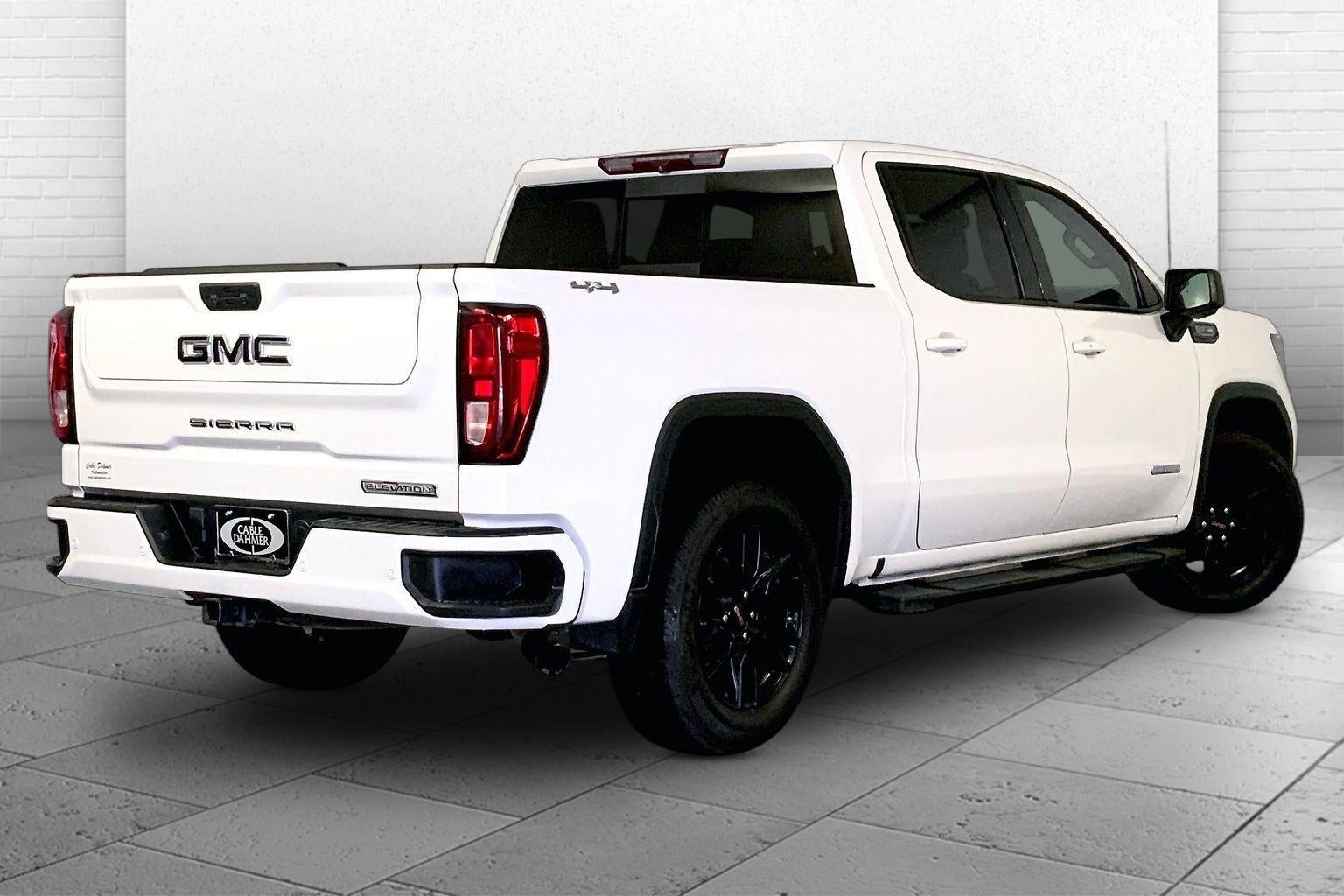 2022 GMC Sierra 1500 4WD Crew Cab Short Box Elevation