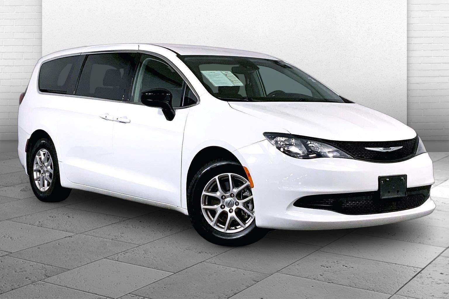 2024 Chrysler Voyager LX