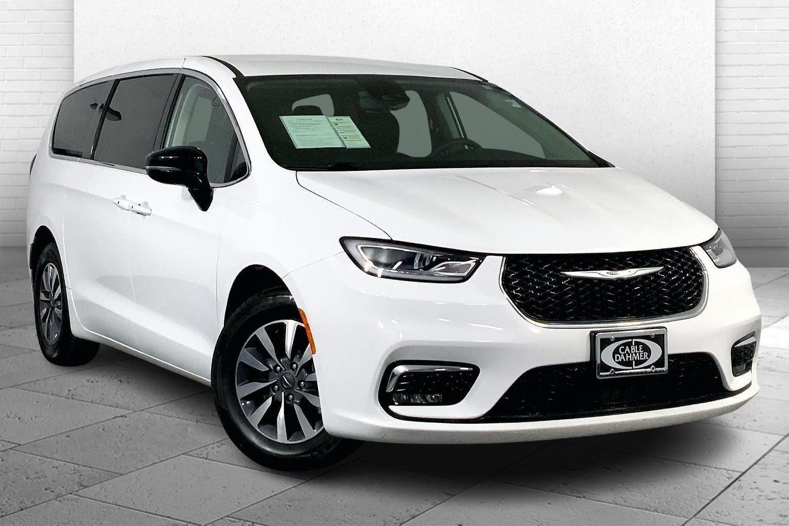 2024 Chrysler Pacifica Hybrid Select