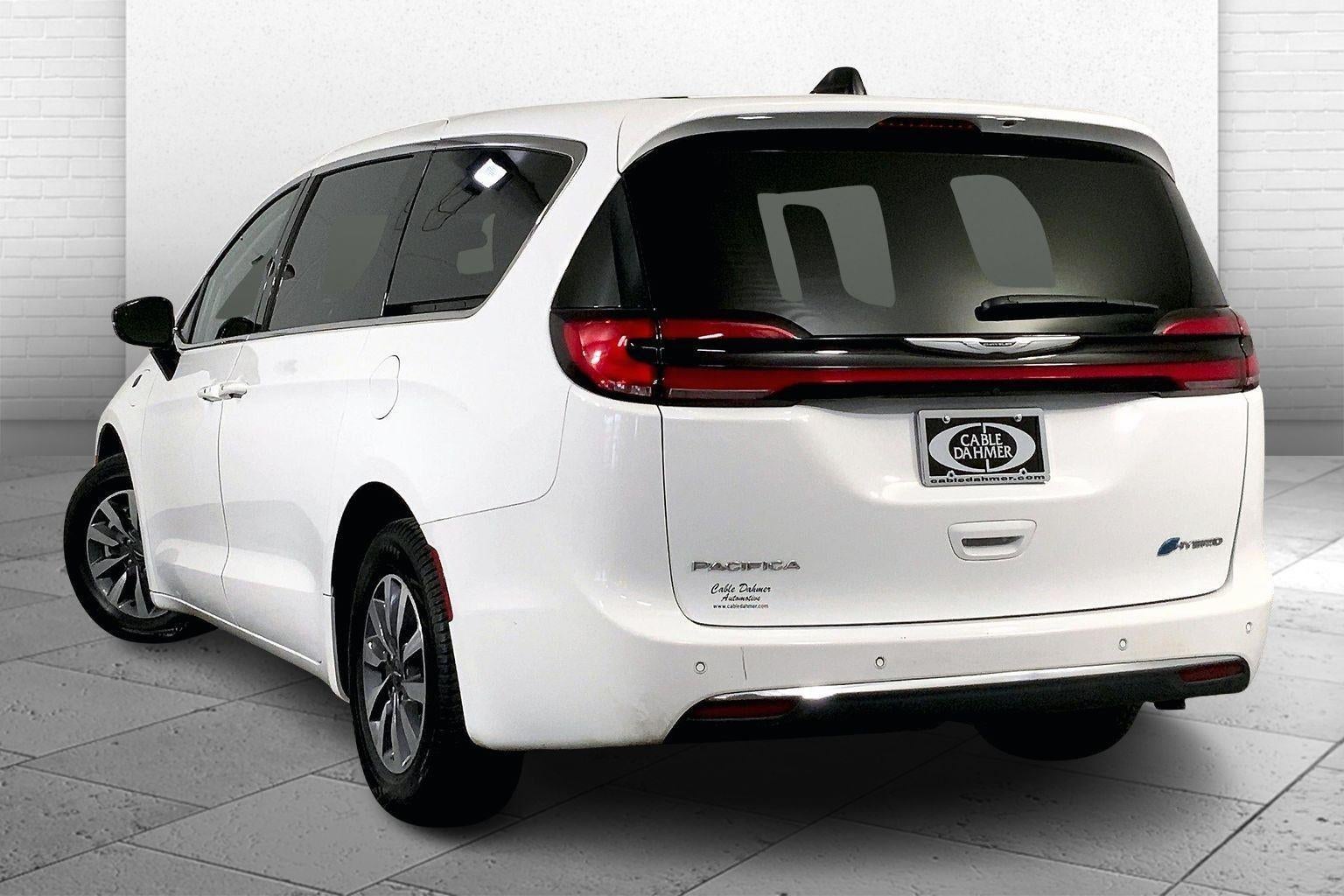 2024 Chrysler Pacifica Hybrid Select
