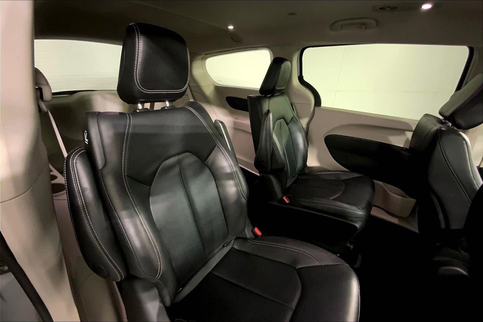 2024 Chrysler Pacifica Hybrid Select