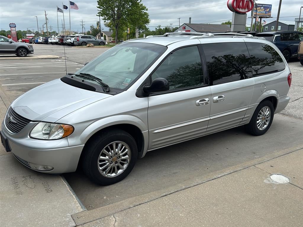 2002 Chrysler Town & Country Limited