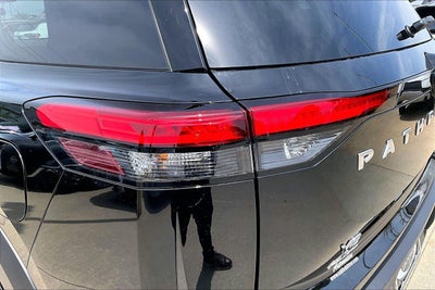2025 Nissan Pathfinder S