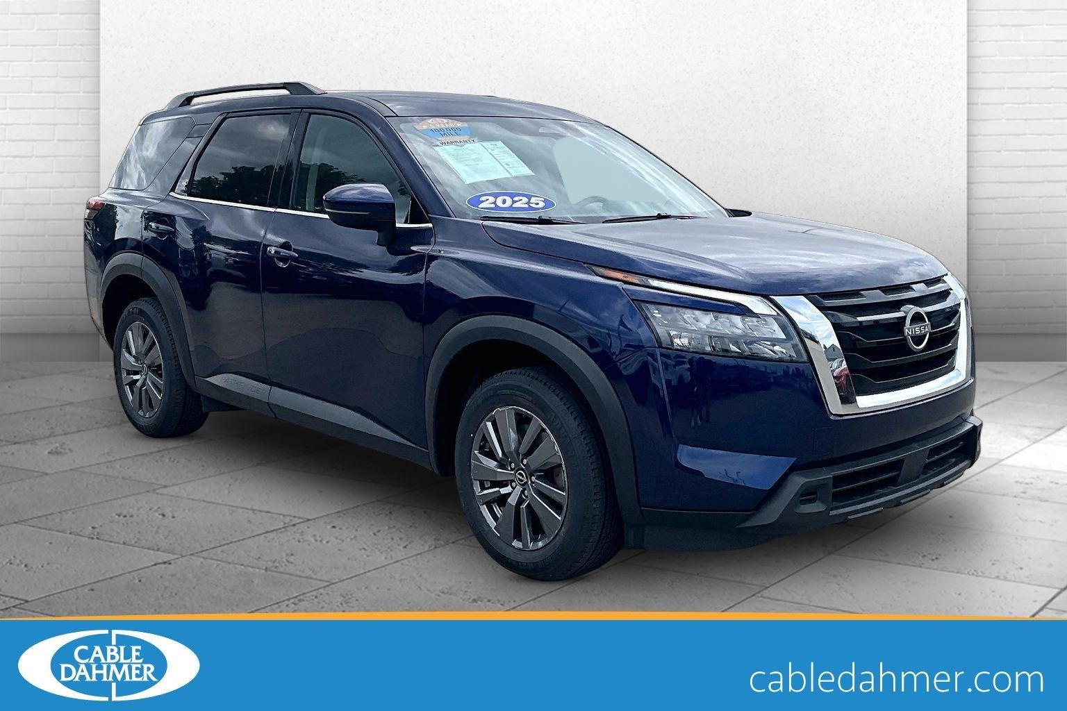 2025 Nissan Pathfinder SV