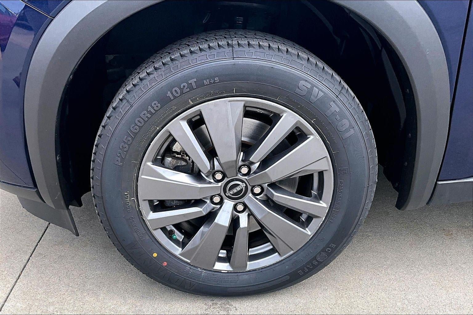 2025 Nissan Pathfinder SV