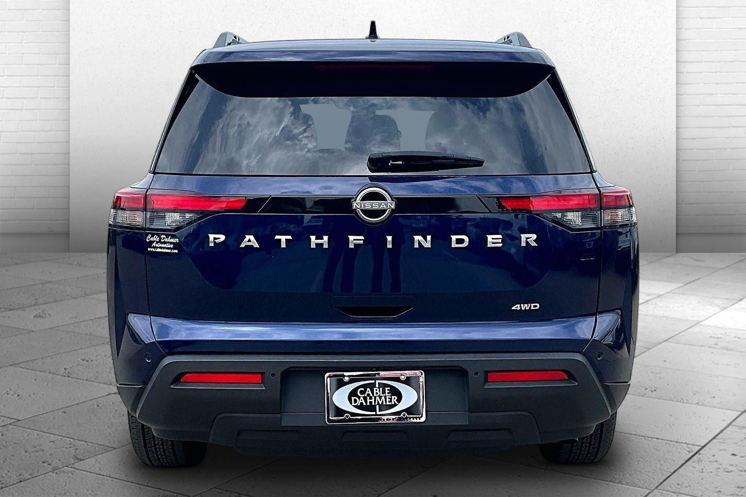 2025 Nissan Pathfinder SV