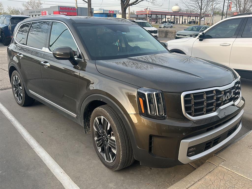 Used 2025 Kia Telluride SX with VIN 5XYP5DGC2SG654051 for sale in Kansas City