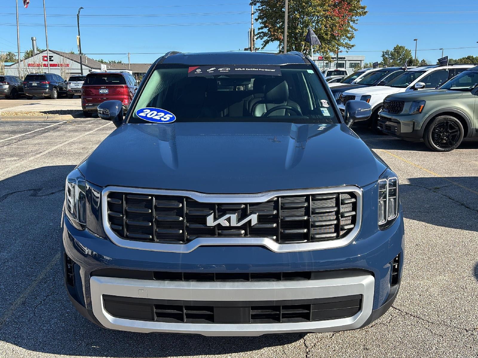 Used 2025 Kia Telluride S with VIN 5XYP64GC4SG708916 for sale in Kansas City