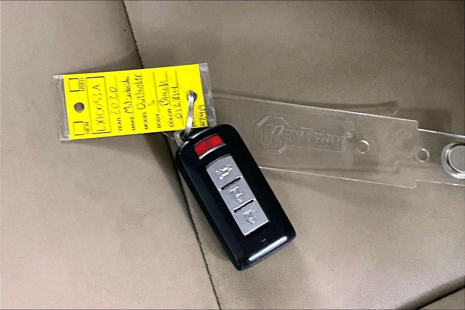 2020 Mitsubishi Outlander SE