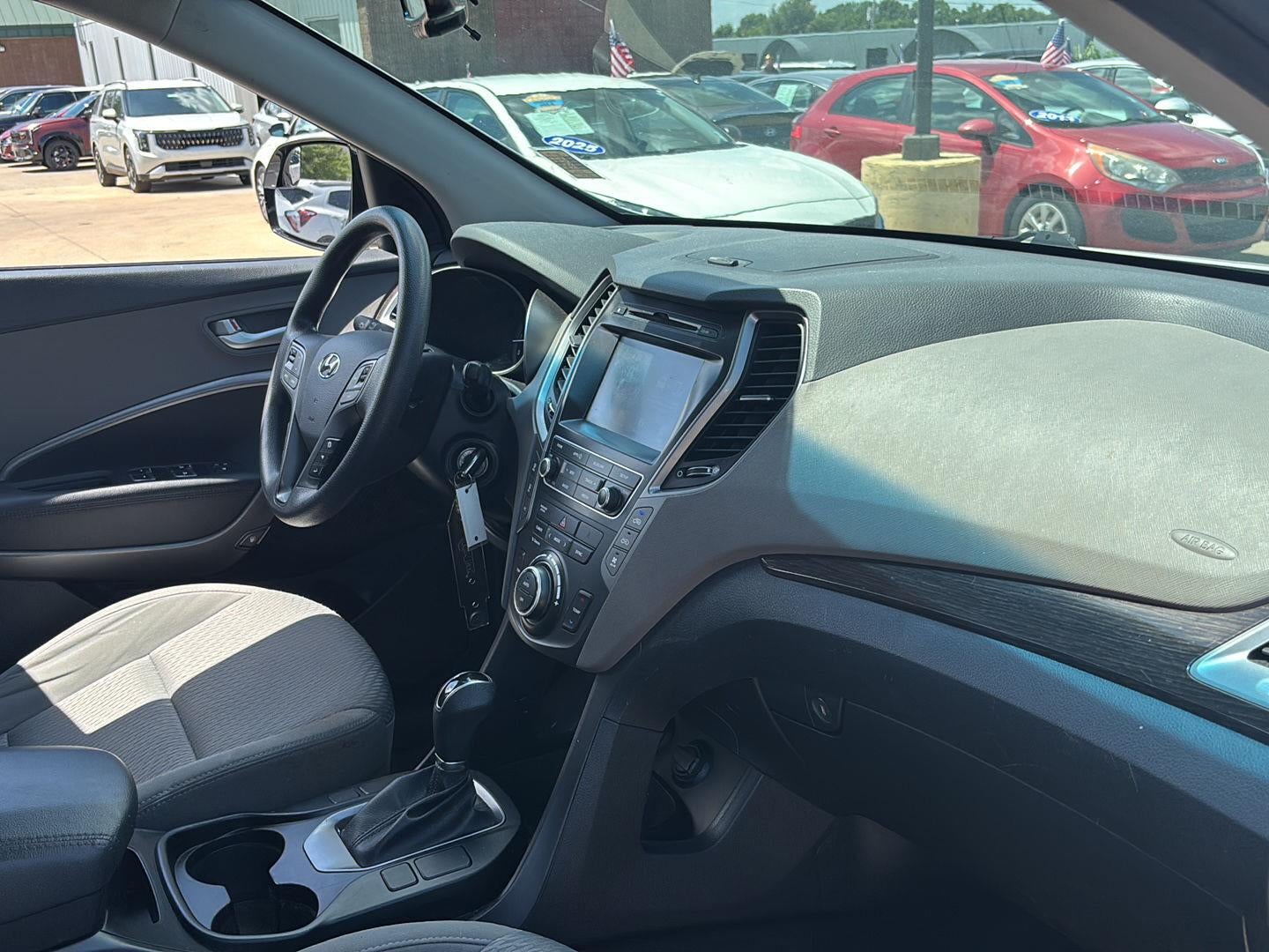 2017 Hyundai Santa Fe SE