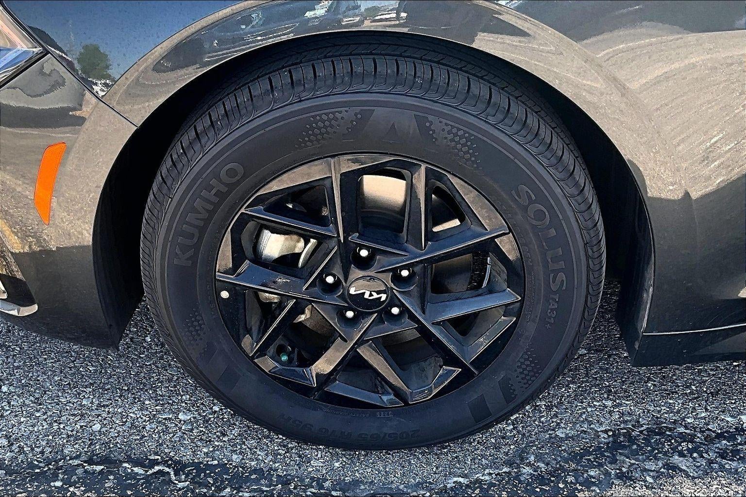 2025 Kia K5 LXS
