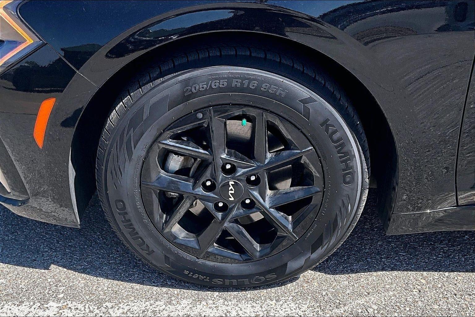2025 Kia K5 LXS