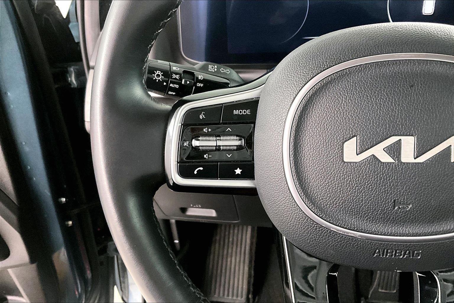 2024 Kia Carnival SX