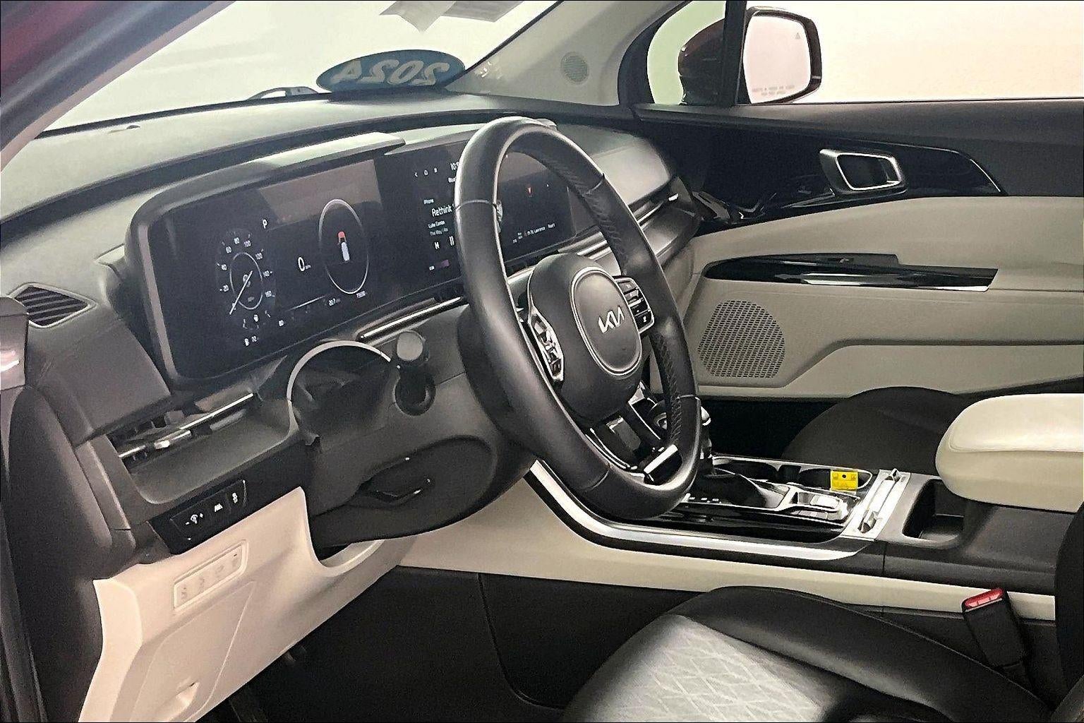 2023 Kia Carnival SX