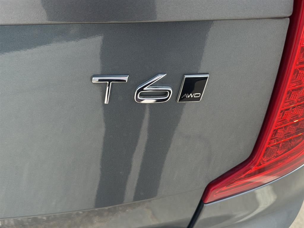 2018 Volvo XC90 Momentum