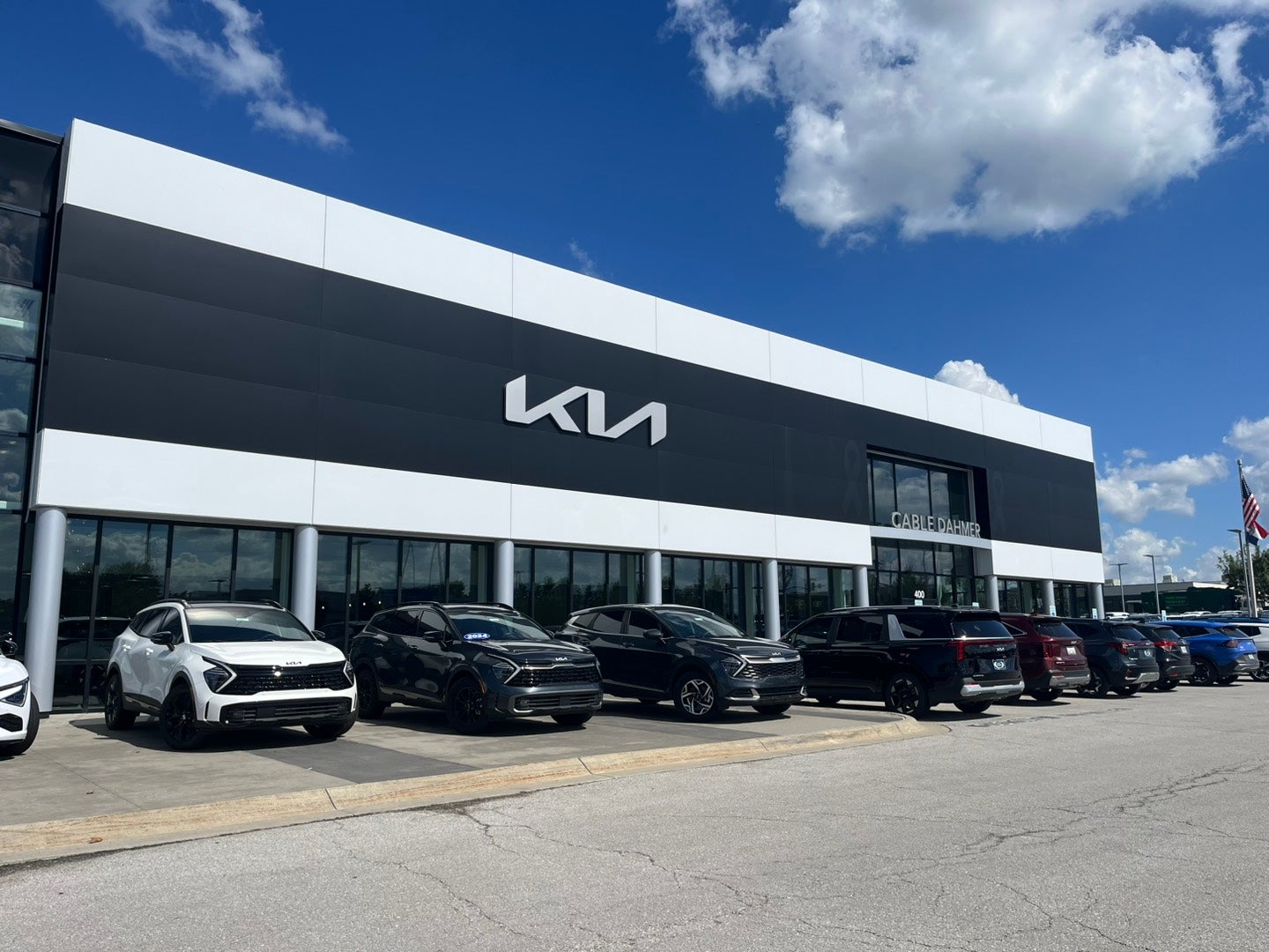 Cable Dahmer Kia of Lee's Summit dealership exterior